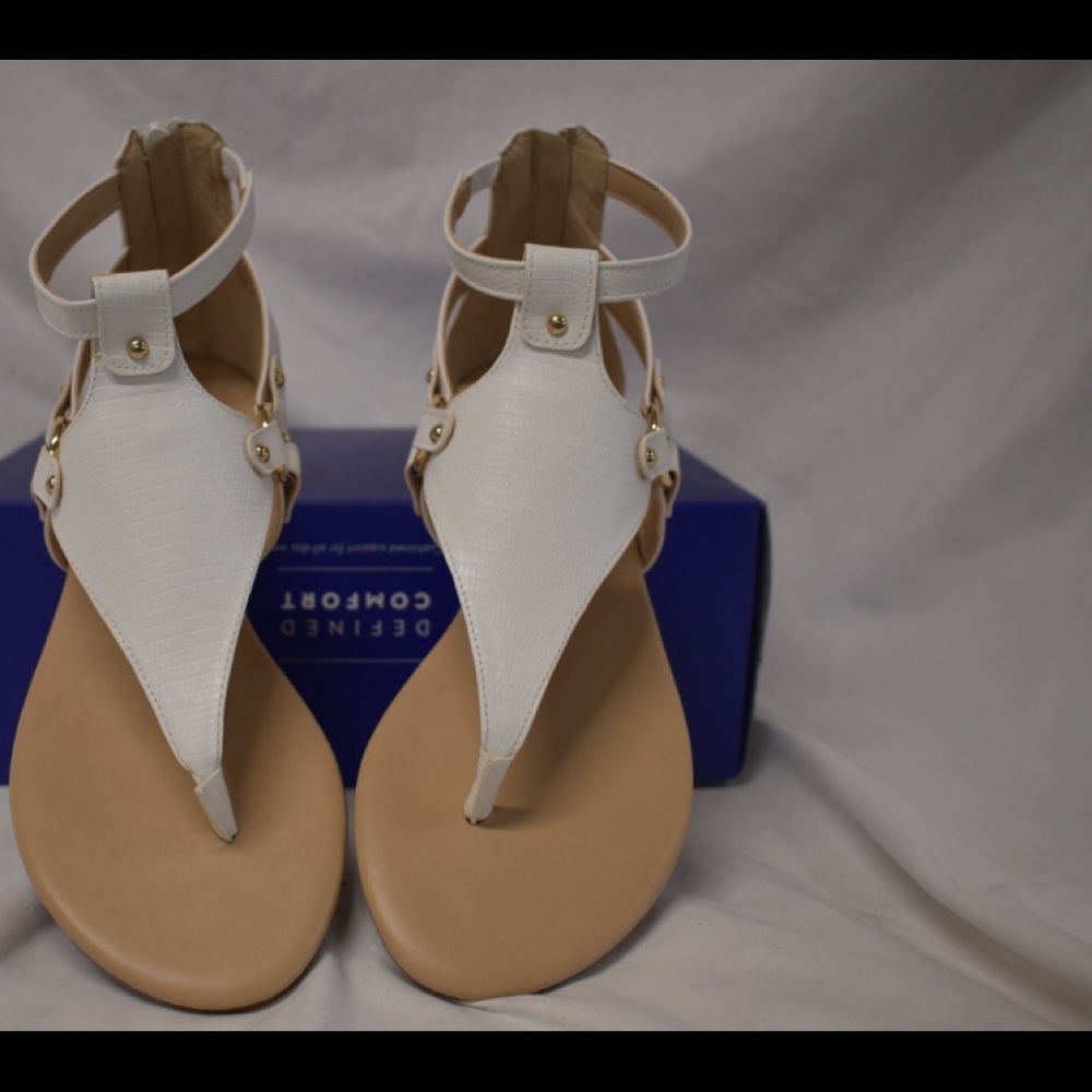 Apt 9 White Sanders Size 8 NEW